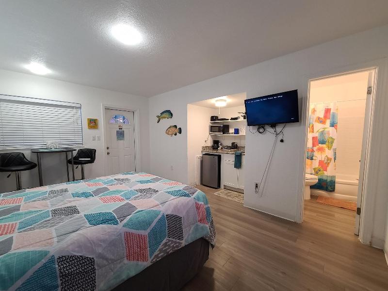Sun Island Motel - photo 45