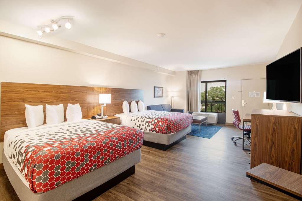 Econo Lodge Inn & Suites Foley North Gulf Shores - photo 45