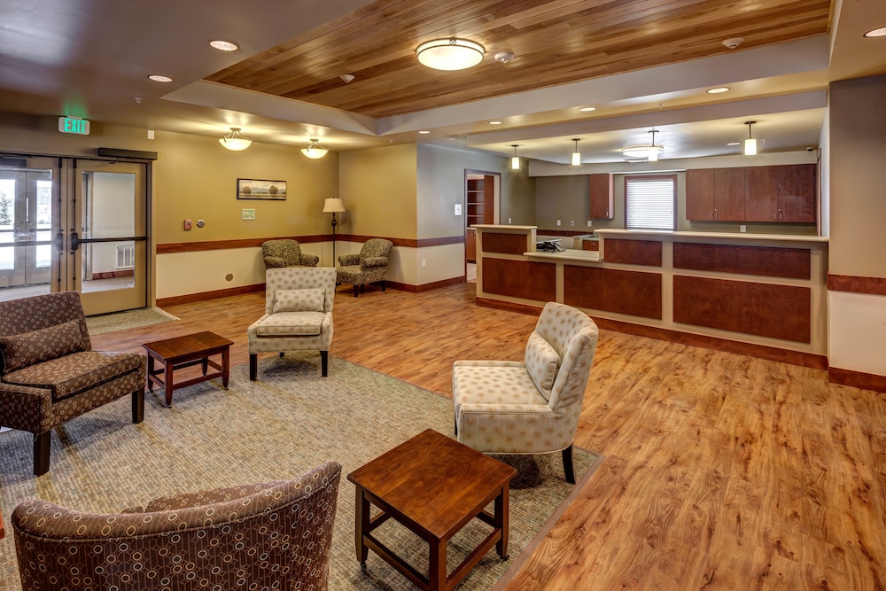 Clarion Hotel & Suites - photo 4