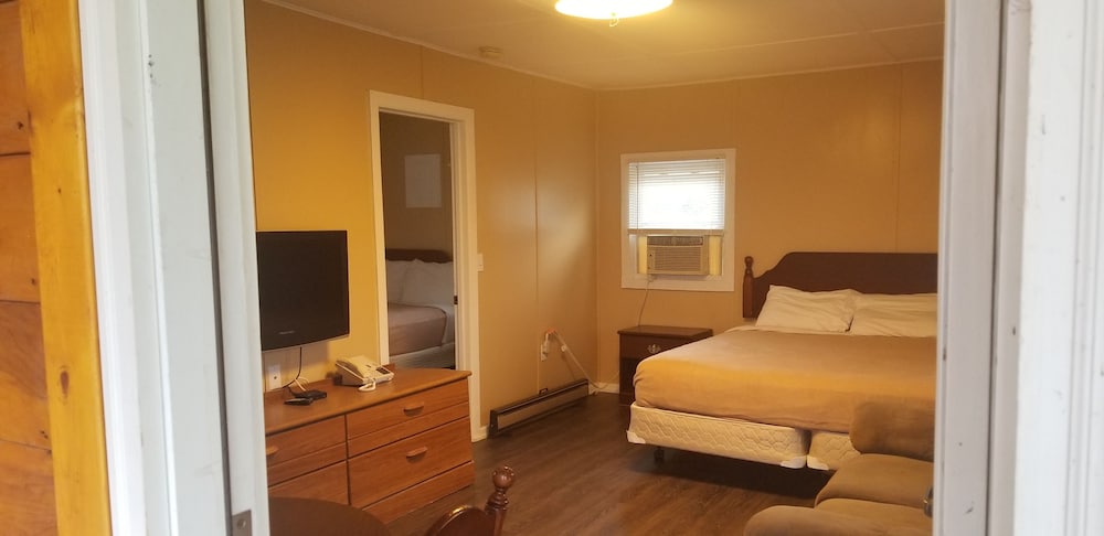 Rip Van Winkle Motel - photo 14