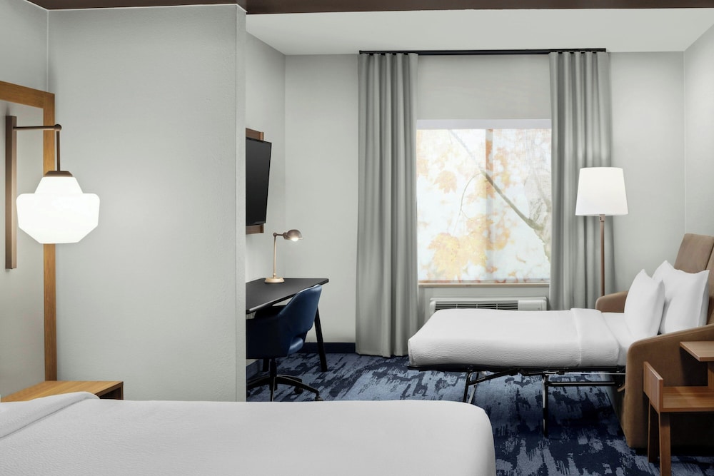Fairfield Inn & Suites Riverside Corona Norco - photo 10