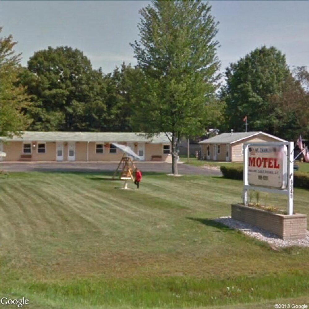 St Charles Motel - photo 18