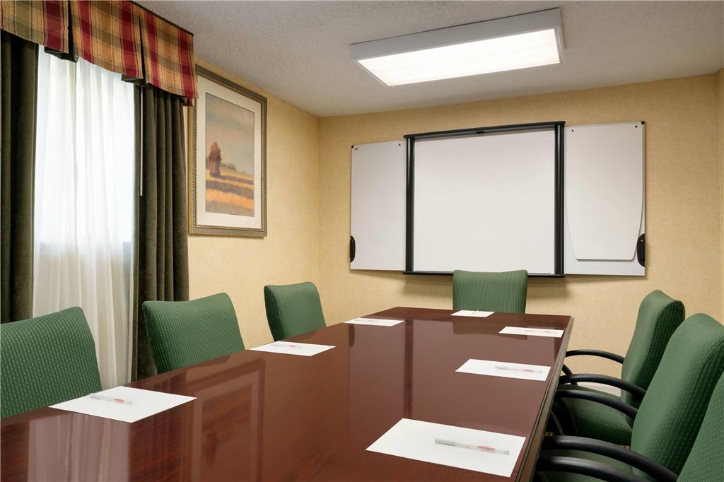 Hawthorn Suites by Wyndham Tinton Falls - photo 42