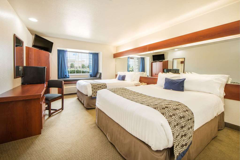 Microtel Inn & Suites by Wyndham Miami - photo 10