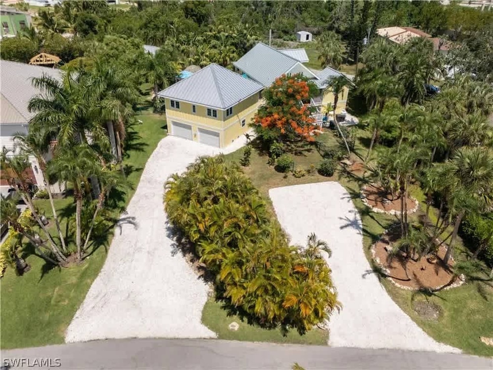 NEW Jungle Paradise Treehouse Suite With Resort Amenities Elevator Access Outdoor Kitchen Lagoon Lazy River Pool RV Hook up - photo 4