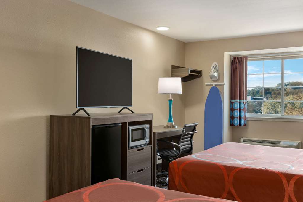 Super 8 by Wyndham San Antonio Airport North - photo 20