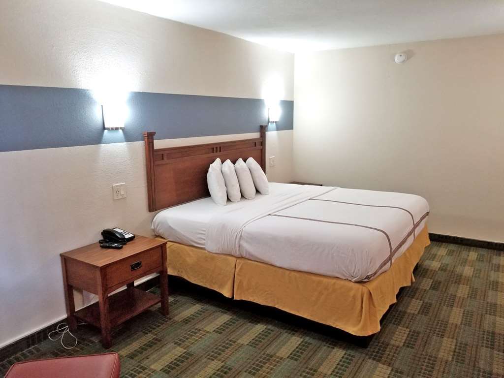 Americas Best Value Inn Marshall - photo 8