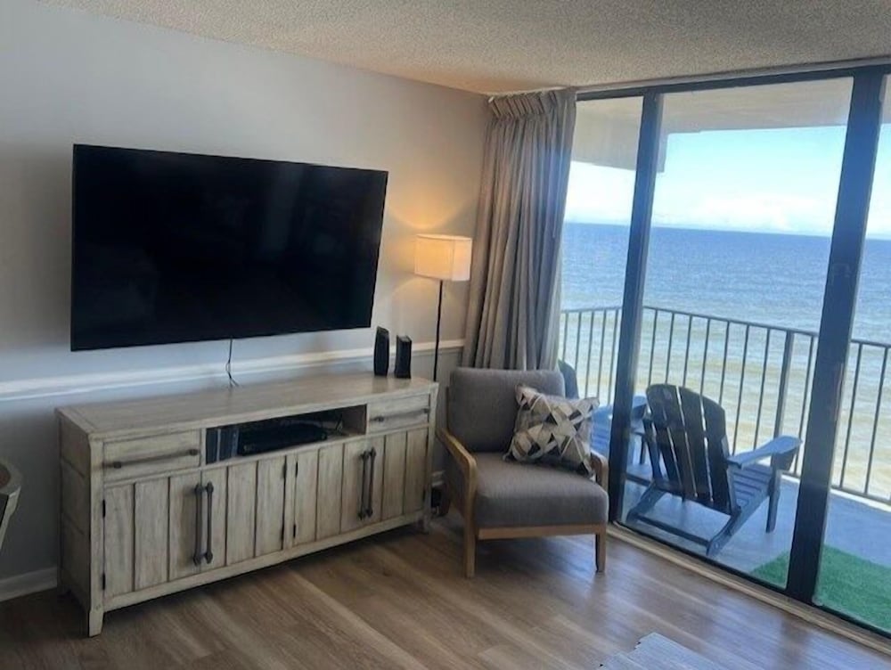Royal Garden Resort 504 2 Bedroom Condo by RedAwning - photo 12