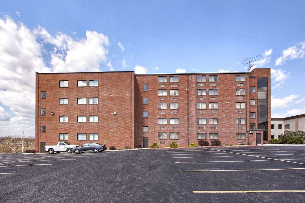 Rodeway Inn - carbon neutral hotel in Hagerstown