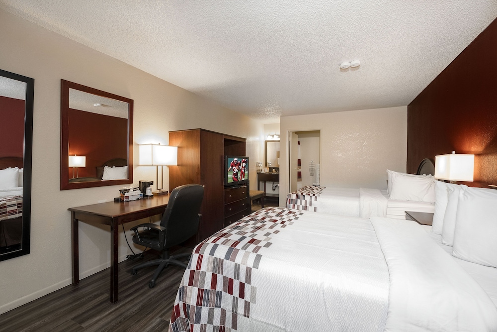 Red Roof Inn Childress - photo 4