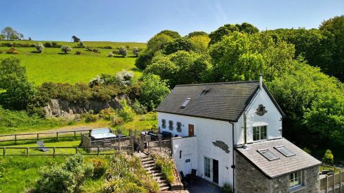Finest Retreats Skyview Lodge — 4-Star Luxury Hotel in Conwy, United Kingdom