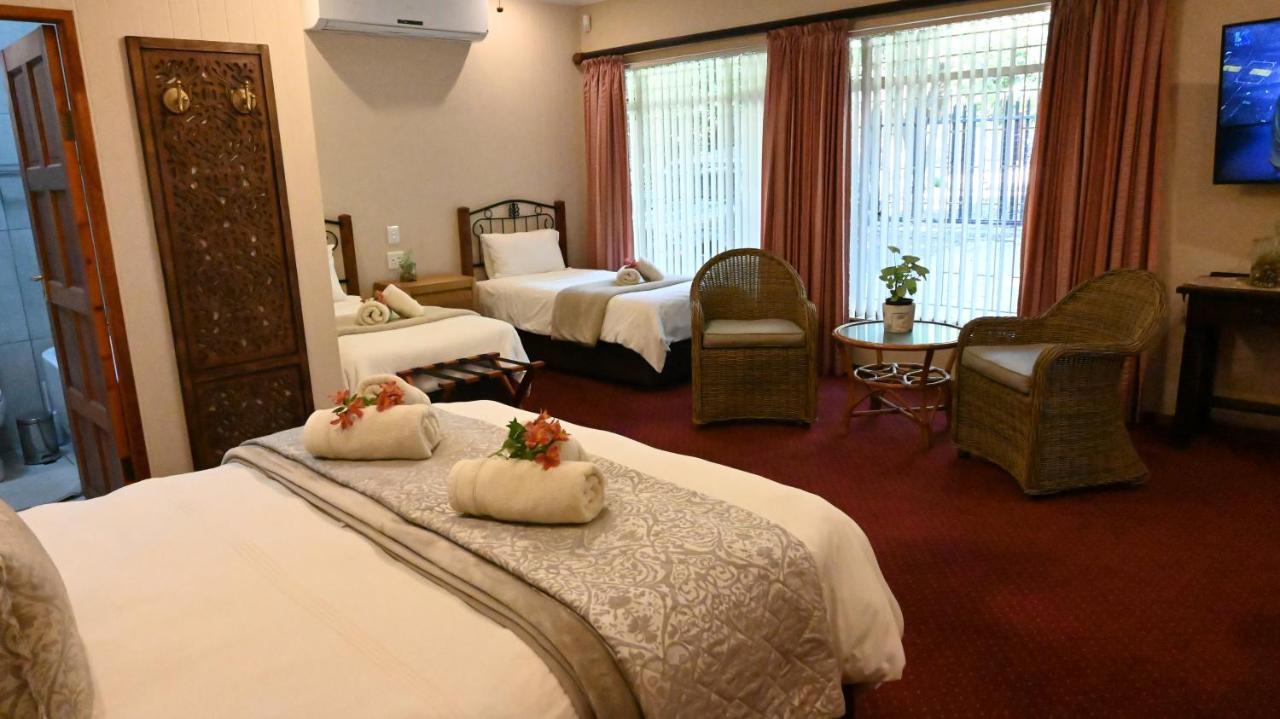 Luxury Family En Suite Room @ 4 Star Guest House — 4-Star Luxury Hotel in Middelburg, South Africa