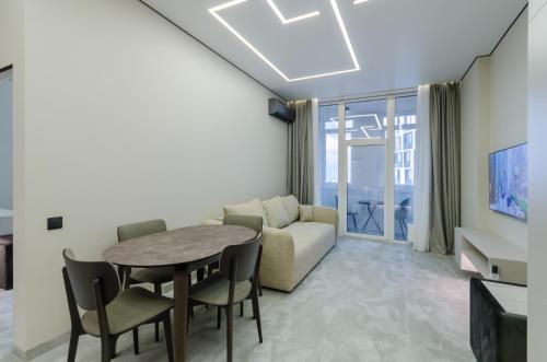 33 414 Manhattan Beresteiskyi 11 Kyiv Politekh metro nearby fantastic city view 15 kW backup power Petrovdom Apartment — 4-Star Luxury Hotel in Kyiv, Ukraine