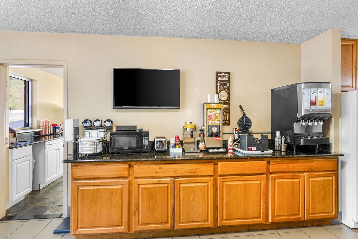 Econo Lodge Lynchburg VA - photo 18