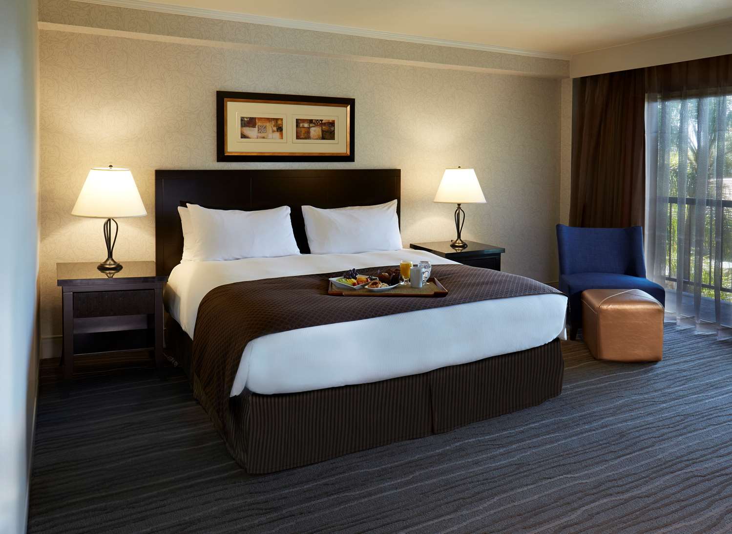 DoubleTree by Hilton Claremont - photo 6