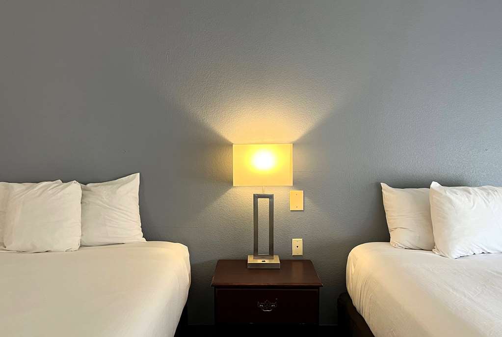 Wingate by Wyndham Indianapolis Airport Rockville Rd. - photo 6