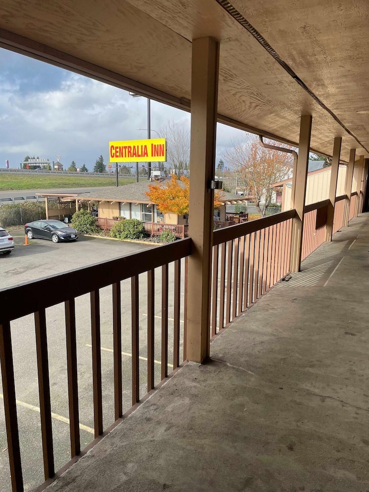 Centralia Inn - photo 16