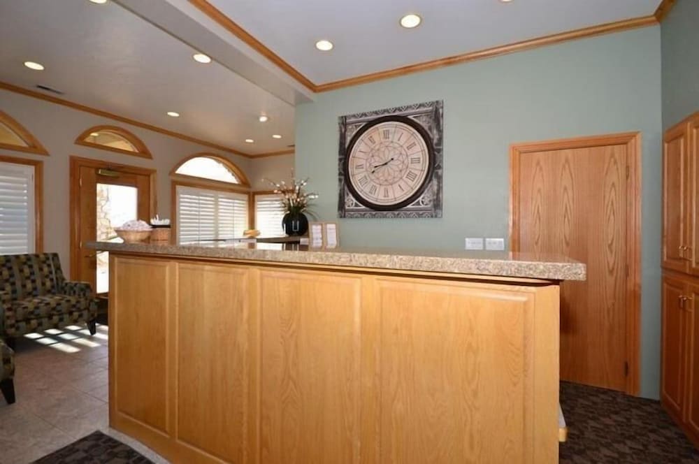 Antlers Inn - photo 3