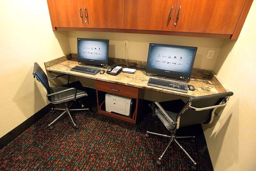 Hampton Inn Hadley Amherst Area - photo 30