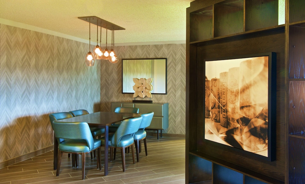 Embassy Suites by Hilton Portland Tigard - photo 31