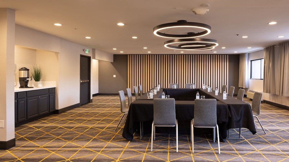 Holiday Inn Santa Ana Orange Co. Arpt by IHG - photo 24