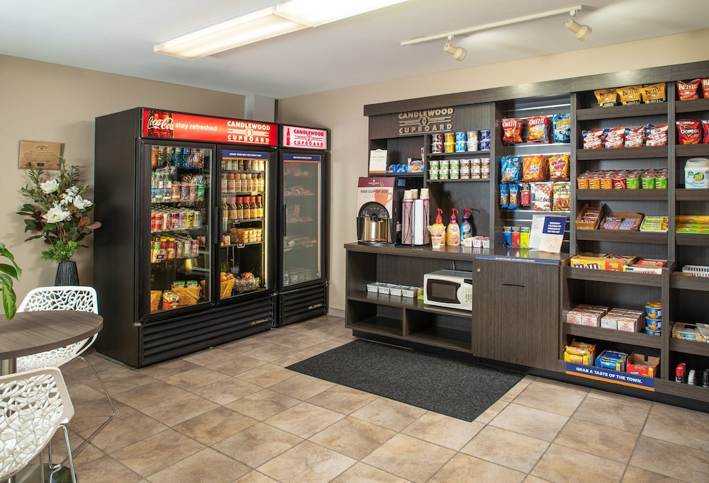 Candlewood Suites Bellevue by IHG - photo 30