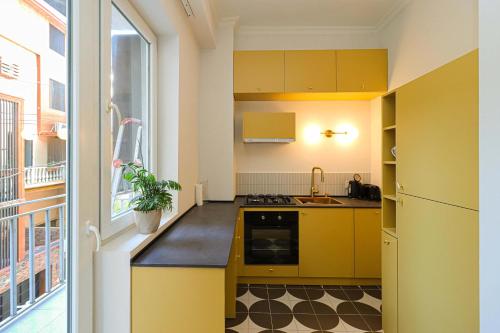 Modern Central Apt Near Stamba By Wehost
