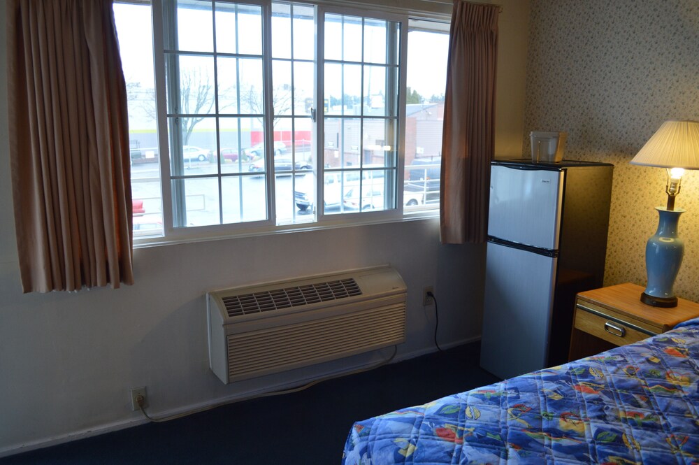 Columbus Motor Inn - photo 7