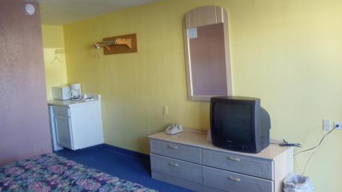 Eastwood Motel - photo 14