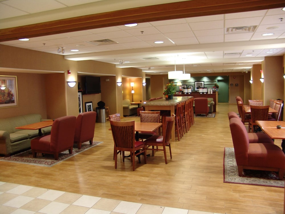 Hampton Inn Garden City - photo 4