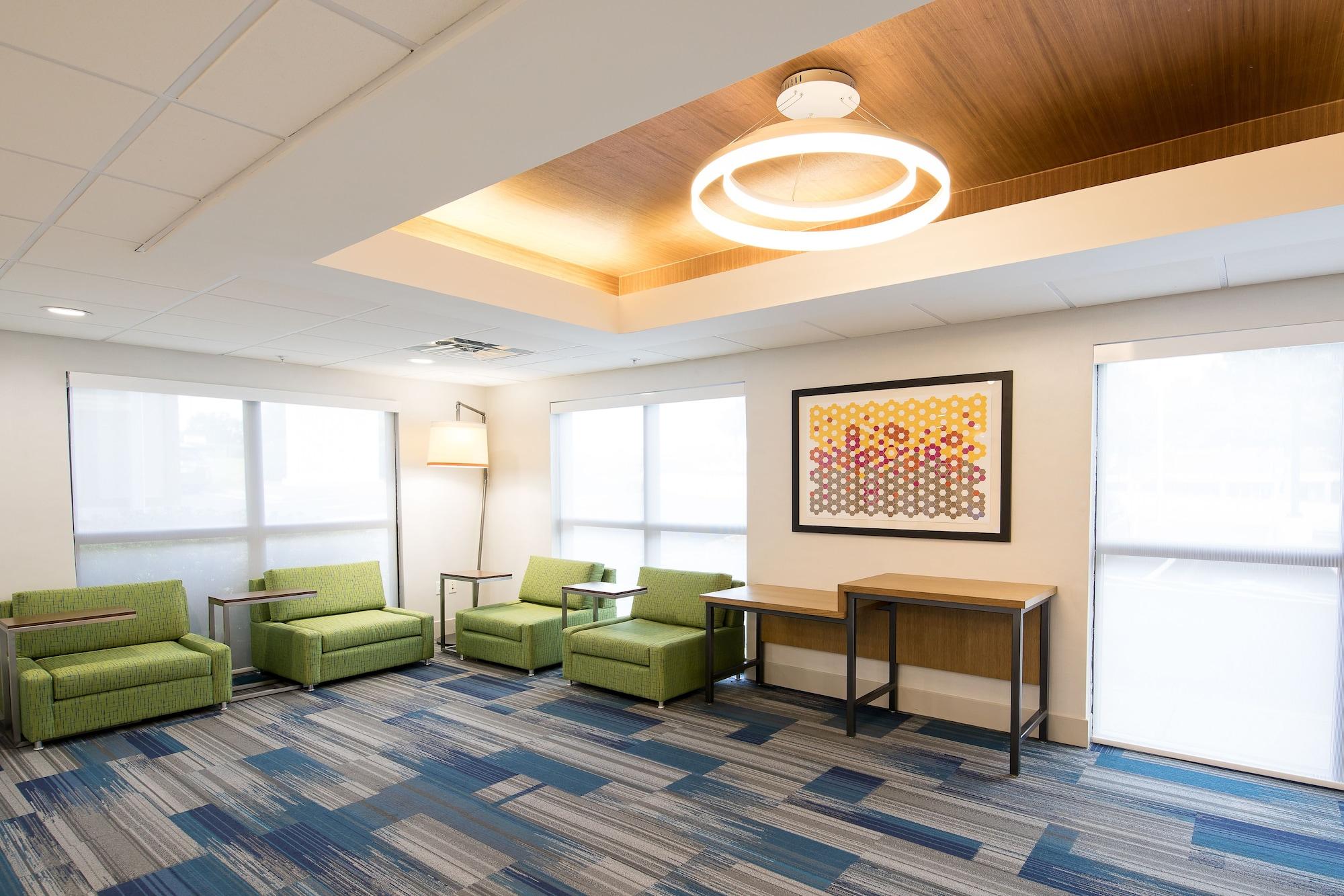 Holiday Inn Express Atlanta Stone Mountain by IHG - carbon neutral hotel in Stone Mountain
