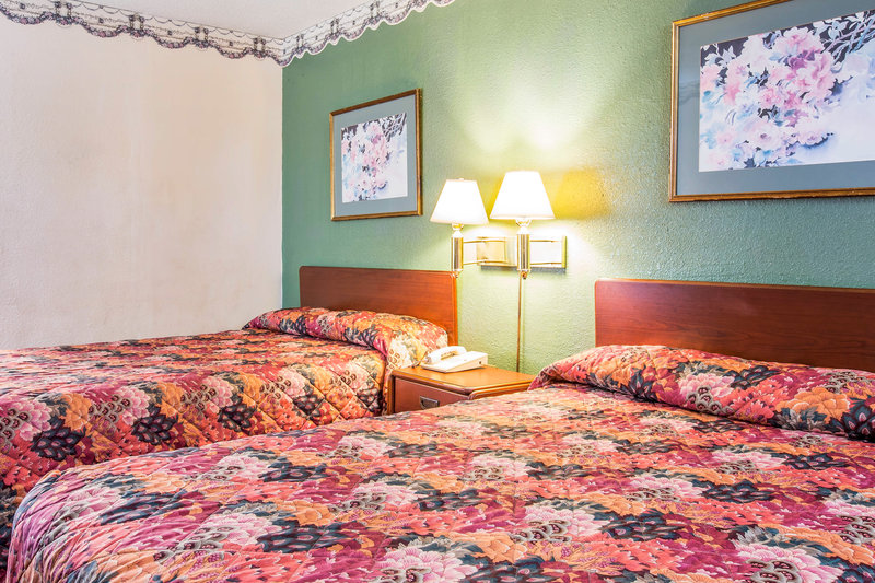 Relax Inn Milledgeville - photo 2
