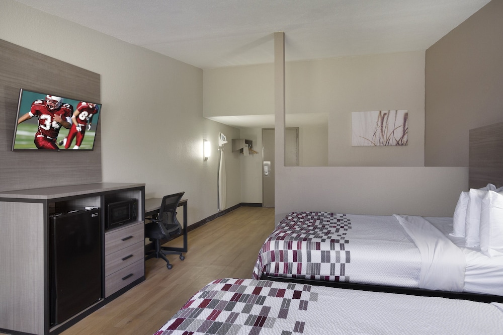 Red Roof Inn & Suites Brunswick I 95 - photo 11