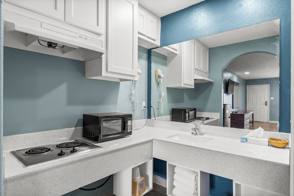 Executive Inn & Suites Magnolia - photo 8
