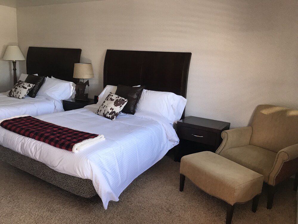 Country West Motel - photo 8