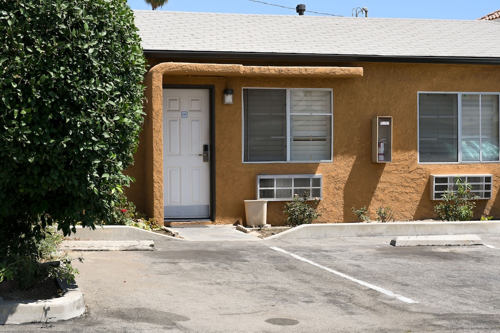Covina Motel - photo 27