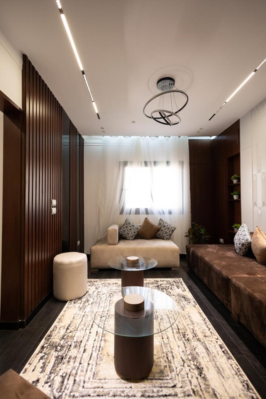 Luxe Heliopolis Apartment With Patio 15 minute to Airport — 4-Star Luxury Hotel in Cairo, Egypt