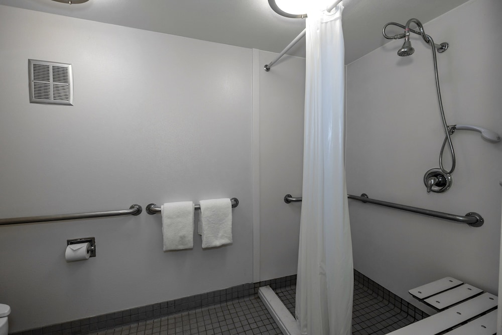 Red Roof Inn Cleveland Medina - photo 15