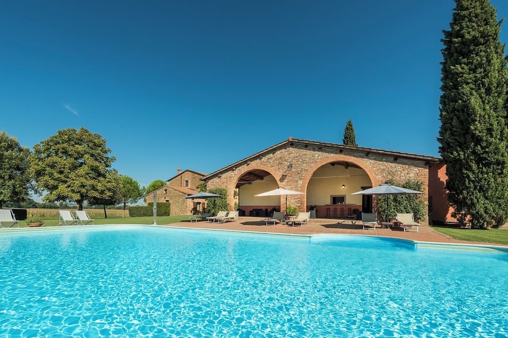 Country House Le Case Coloniche — 4-Star Luxury Hotel in Deruta, Italy