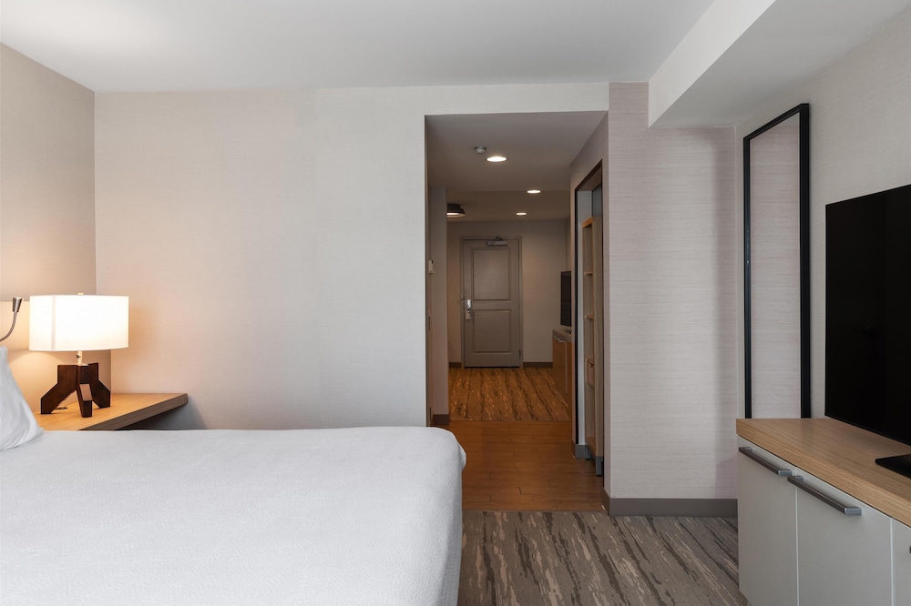 Hilton Garden Inn Auburn - photo 22