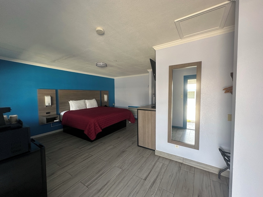 Carrizo Executive Inn - photo 18