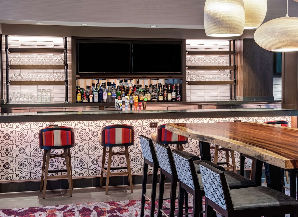 Embassy Suites by Hilton Walnut Creek - photo 41