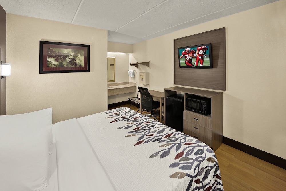 Red Roof Inn Chapel Hill UNC - photo 13
