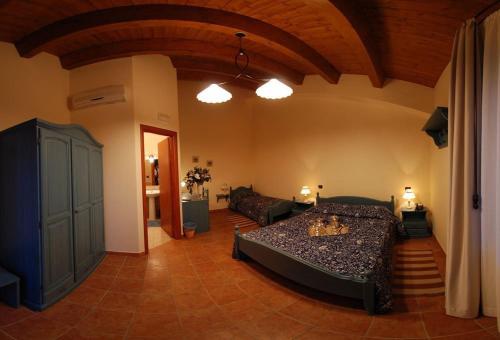 Turismo Rurale Al Benefizio — 4-Star Luxury Hotel in Monforte San Giorgio, Italy