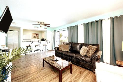 Kings Cove Central Destin 3 Community Pools — hotel near Destin Executive Airport
