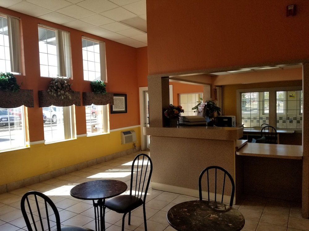 Americas Stay Inn - photo 2