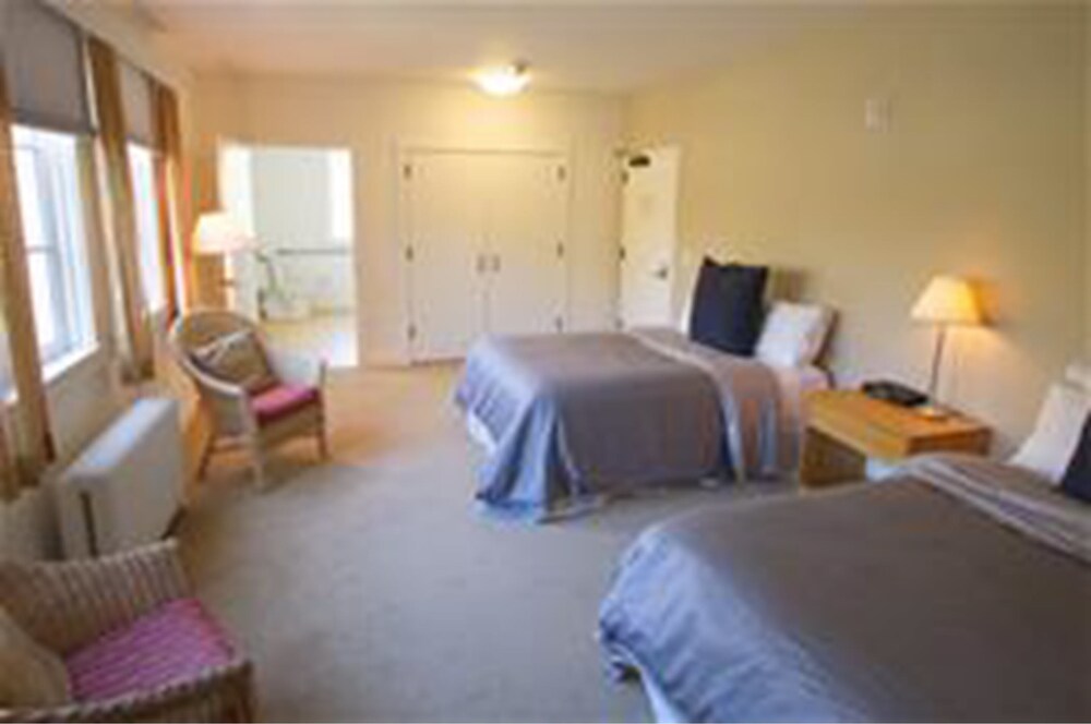 Easton Hall - photo 2