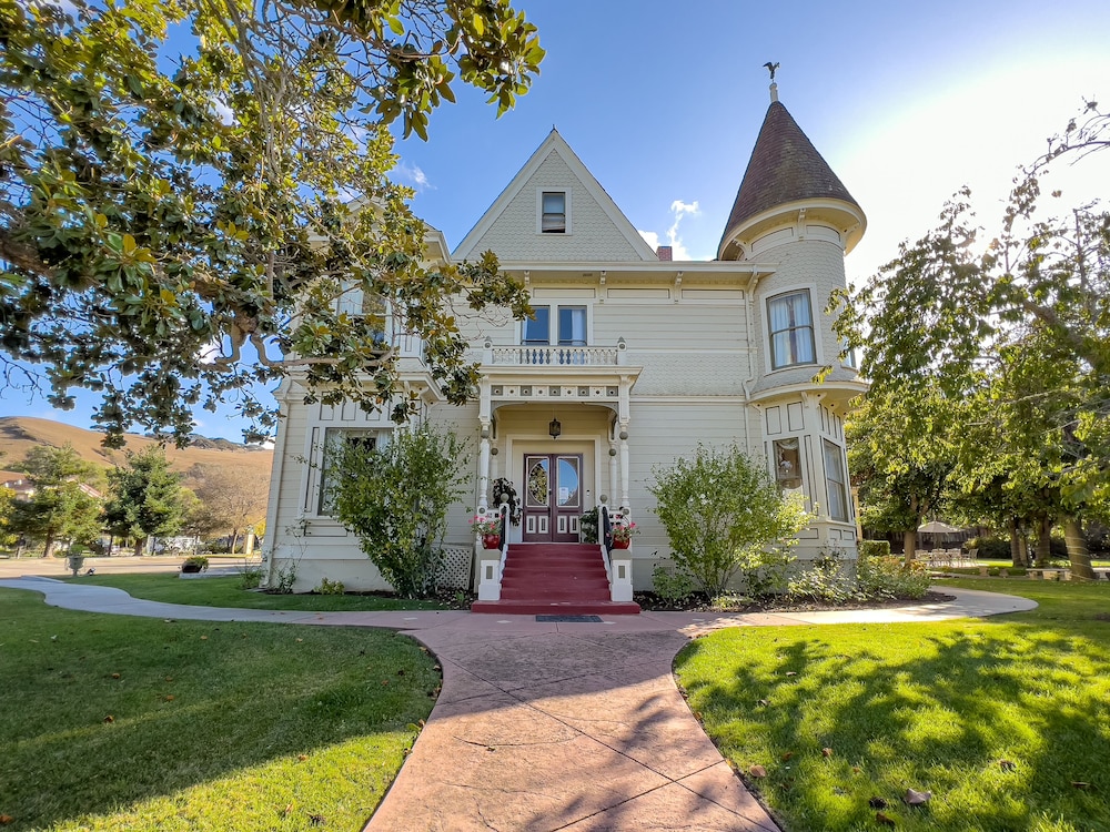 Chateau Coralini in Salinas, United States