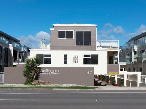 Seaside Marine Mt Maunganui Holiday Home — 4-Star Luxury Hotel in Tauranga, New Zealand