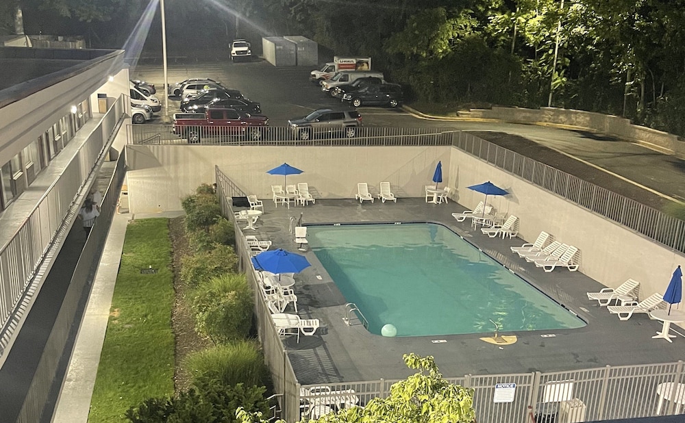 Red Roof Inn Baltimore South Glen Burnie - photo 24